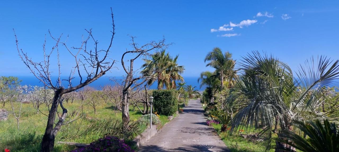 Dimora dell' Etna Luxe Bed and Breakfast Milo Esterno foto